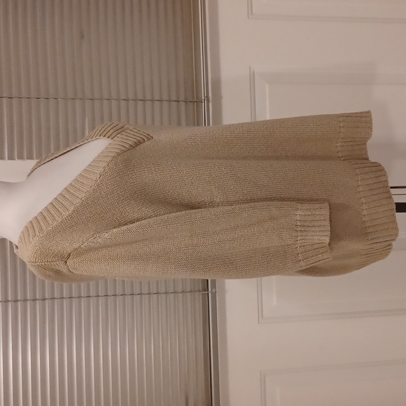 $4 Add-on Beige Knit Half-Sleeve V-Neck Sweater - Size 2X - Picture 3 of 7